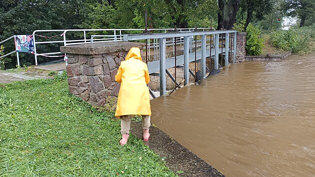 Uzaven cesta pes hrz Konventskho rybnka na Strskm potoce ve e nad Szavou.