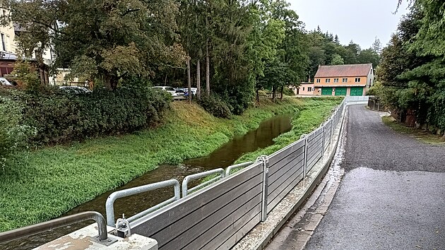 Zbrany u jsou u Balinky ve Velkm Mezi (na snmku), ochrann stny hasii vybudovali tak v Tebi, Humpolci i v Pelhimov.