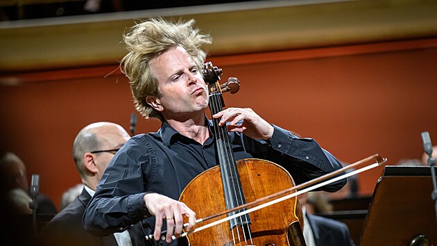 Cellista Julian Steckel,na zahajovac�m koncert� Dvo��kovy Prahy