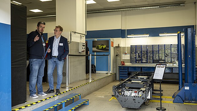 Prezenta�n� akce Tech Days s podtitulem Poznejte vod�kov� a dal�� technologie zbl�zka. V�vojov� a v�robn� prostory spole�nosti Devinn, kde vznikaj� vod�kov� vozidla, bezemisn� gener�tory energie i �e�en� pro snaz�� nab�jen� elektromobil�, 11.  z��� 2024, Jablonec nad Nisou.