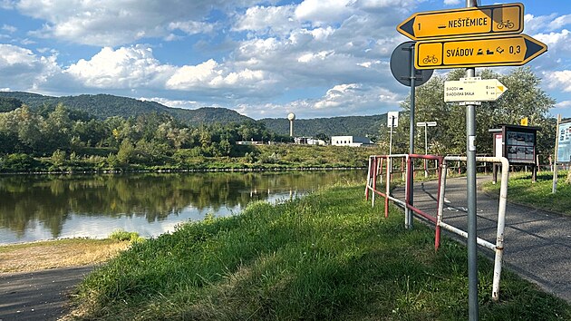 Zna�ka ��k�, �e z�jemce sveze p��voz, ten tu ale u� v�ce ne� rok nen�.