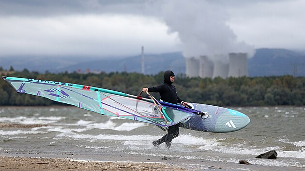 Nechranice pilkaly vyznavae vodnch adrenalinovch sport. V sobotu a v nedli pehrada tak host tradin windsurfingov zvod Nechranick buchta. (14. z 2024)