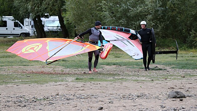 Nechranice pilkaly vyznavae vodnch adrenalinovch sport. V sobotu a v nedli pehrada tak host tradin windsurfingov zvod Nechranick buchta. (14. z 2024)