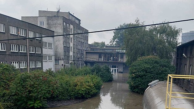 V arelu ostravsk koksovny je zhruba jeden metr vody, kter stle stoup. (16. z 2024)
