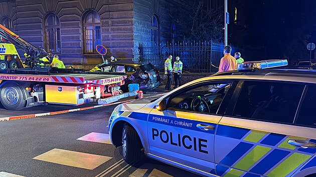Smrteln� autonehoda v Praze p�i n� zem�ela mlad� �ena. (13. z��� 2024)