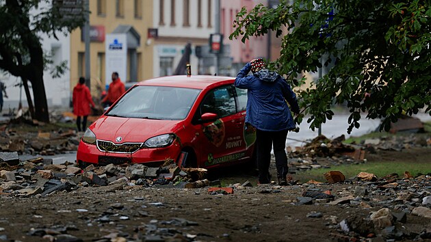Na sn�mku opadaj�c� voda v Jesen�ku. (16. z��� 2024)