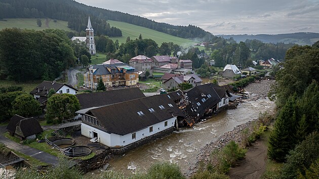 Na snmku Vrbno pod Praddem-st Mnichov a eka ern Opava (17. z 2024)
