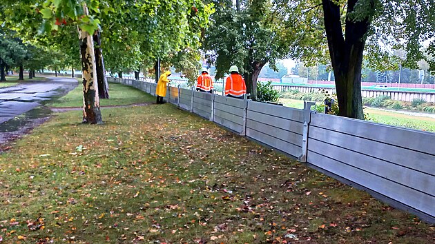 Jirskovo nbe u Vltavy v Budjovicch u chrn protipovodov stna.