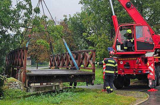 V Beroun hasii preventivn odstranili lvku pes Vrsk potok. (13. z 2024)