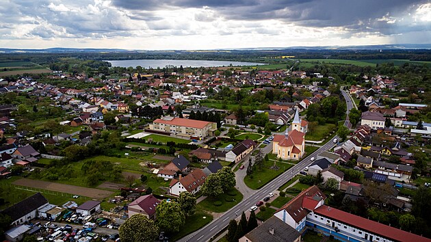 Leteck� pohled na obec Troubky v Olomouck�m kraji, kterou velmi zpusto�ily ni�iv� povodn� v roce 1997.