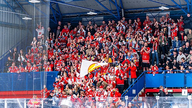 V sektoru na stadionu Wellblechpalast v Berln se nakonec selo nkolik stovek pardubickch fanouk. (13. z 2024)