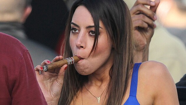 Aubrey Plaza pi naten filmu Dda je lotr (2015)