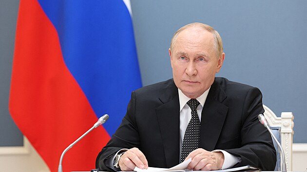 Rusk� prezident Vladimir Putin sleduje strategick� a �t�bn� cvi�en� n�mo�nictva �Oce�n 2024�. (10. z��� 2024)