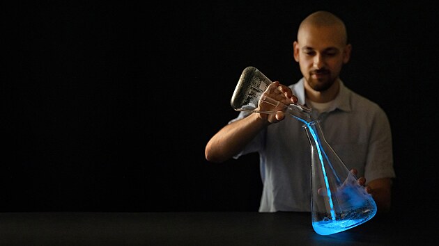Svtlkujc fytoplankton si te dky projektu chemika Jana ugara a jeho sad BioLumos bude moct vypstovat kad.