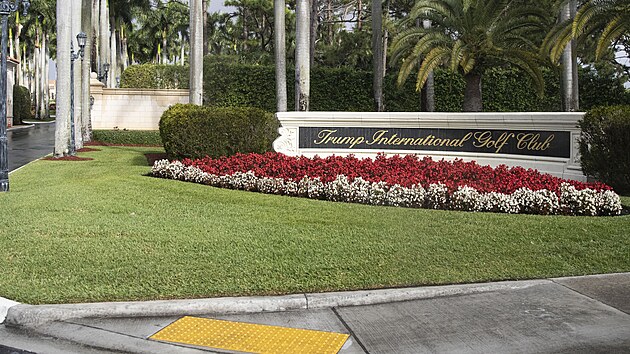 V blzkosti exprezidenta Spojench stt Donalda Trumpa zaznla stelba. Podle FBI se jednalo o dal nespn pokus o atentt. (15. z 2024)