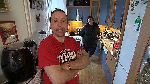 Josef (45) pracuje v automobilce. Ani se nesna�� zakr�vat, �e v dom�cnosti se...