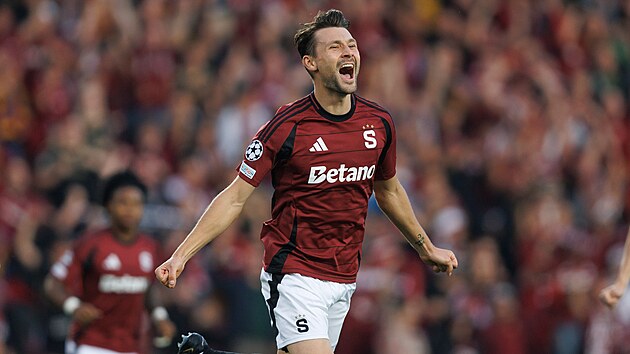 Kaan Kairinen b�� oslavit rychl� g�l do s�t� Salcburku.