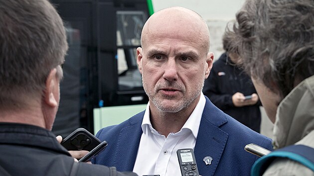 Generální mana�er a místop�edseda p�edstavenstva pardubického hokejového klubu...