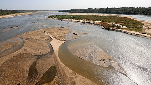 Hladina polsk� �eky Visly klesla na rekordn� �rove�. V centru Var�avy dosahovala jen 24 centimetr�. (8. z��� 2024)