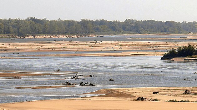 Hladina polsk� �eky Visly klesla na rekordn� �rove�. V centru Var�avy dosahovala jen 24 centimetr�. (8. z��� 2024)