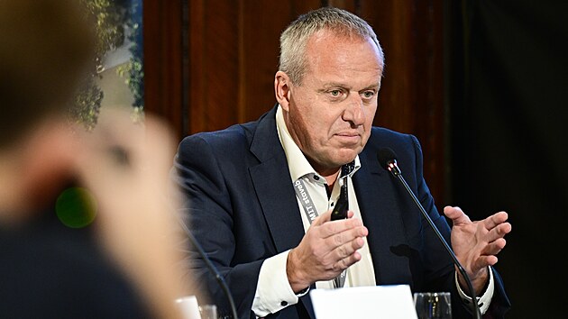 Pedseda pedstavenstva Central Group Duan Kunovsk na Summitu stavebnho rozvoje (19. z 2024)