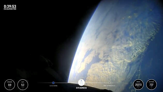 Pohled na Zemi p�i prvn�m v�stupu v r�mci mise Polaris Dawn.