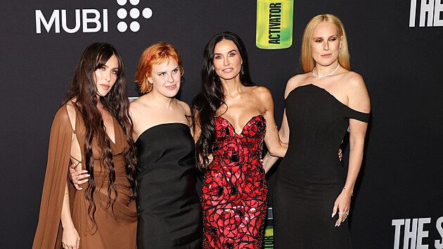 Demi Moore a jej� dcery Scout, Tallulah a Rumer Willisovy v Los Angeles (16. z��� 2024)