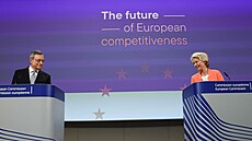 Bývalý éf Evropské centrální banky Mario Draghi a éfka Evropské komise Ursula...