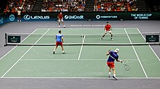Marcel Granollers, Carlos Alcaraz, Adam Pavlásek, Jakub Meník hrají tyhru na...