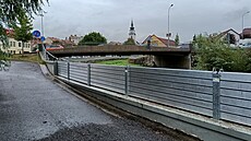 Zábrany u jsou u Balinky ve Velkém Meziíí (na snímku), ochranné stny hasii...