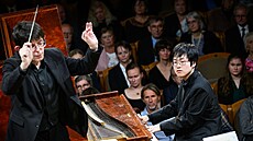 Dirigent Václav Luks a pianista Eric Guo na Dvoákov Praze
