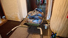 V Ro�nov� pod Radho�t�m se vyrovnávají s následky extrémních srá�ek, kv�li nim�...