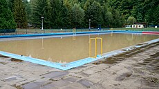 V Ro�nov� pod Radho�t�m se vyrovnávají s následky extrémních srá�ek, kv�li nim�...