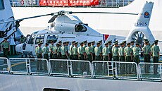 Vojáci pi zahájení spoleného rusko-ínského vojenského cviení. (17. záí...