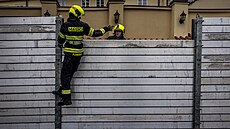 P�ípravy na velkou vodu v Praze. (13. zá�í 2024)