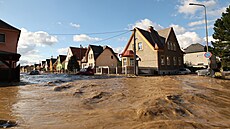 Velmi dramatická povodová situace postihla Krnov na soutoku ek Opava a...