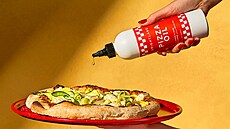 Spolu se zna�kou Brightland, která se kv�li toto�nému obalu dostala do k�í�ku...