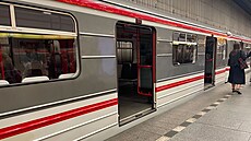 Kot� v koleji�ti zastavilo provoz metra linky B. (10. zá�í 2024)