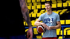 Sluneta Ústí nad Labem, trénink basketbalového týmu. Tomá� Vyoral, posila z...
