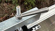 D�ti u Otavy demontovaly protipovod�ové zábrany. Místní na n� zavolali policii.