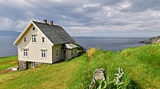 Stavba pvodn fungovala na poloostrov Stadlandet jako kola, kam docházeli...