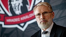 Hlavní trenér hradeckých hokejist� Tomá� Martinec na tiskové konferenci p�ed...