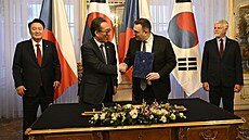�eský prezident Petr Pavel a jihokorejský prezident Jun Sok-jol p�i setkání na...