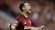 Kaan Kairinen slaví gól, který poslal Spartu do vedení nad Salcburkem.