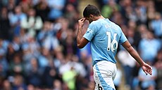 Rodri z Manchesteru City opou�tí trávník poté, co byl v zápase s Nottinghamem...