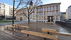 Zásadní prom�nou k lep�ímu pro�lo Komenského nám�stí na pra�ském �i�kov�.