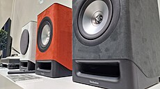 Sta�í je zapojit do zásuvky, p�ipojit k internetu a v aplikaci nastavit streamovací slu�by.