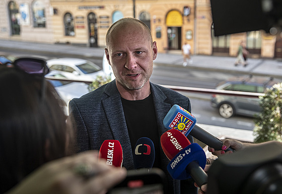 eský ekonom a auditor Luká Wagenknecht dorazil do tábu Pirát. (21. záí...
