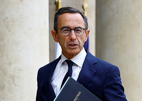 Nový francouzský ministr vnitra Bruno Retailleau p�i projevu b�hem slavnostního...