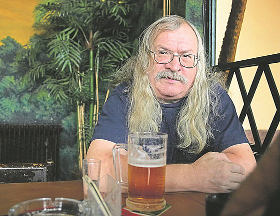 S pllitrem piva se Ivan Martin Jirous snad u narodil.